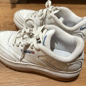 Reebok club c white sneakers 7.5